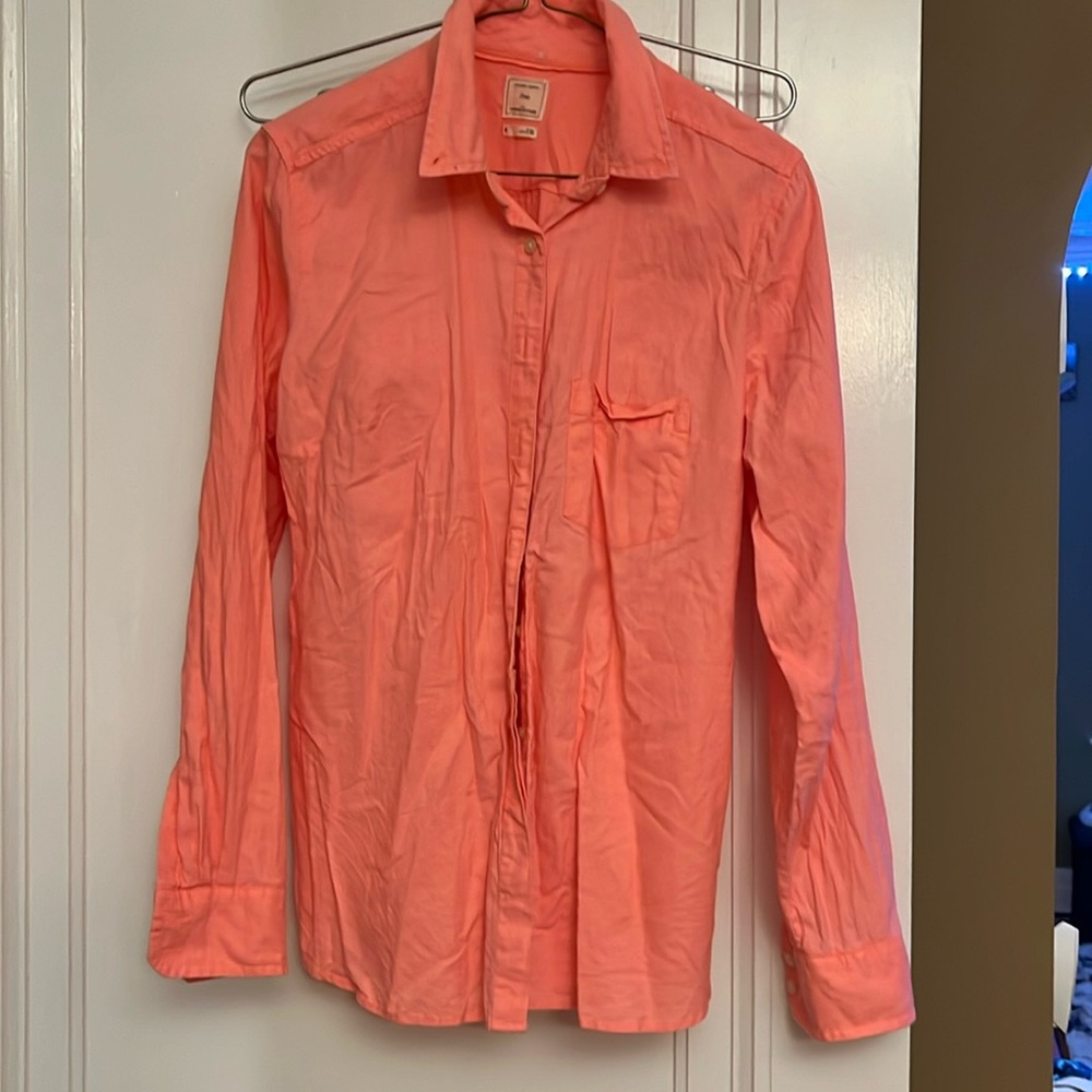 Gap Shrunken Boyfriend Button Up